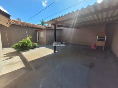 Casa com 3 Quartos para alugar, 114m² no Residencial Estados Unidos, Uberaba