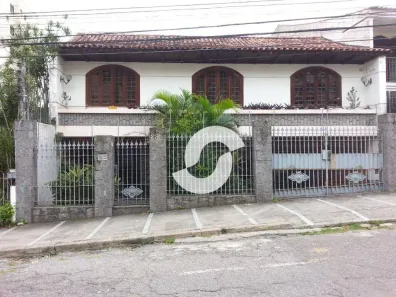 Casa com 4 Quartos à venda, 380m² no Vital Brazil, Niterói