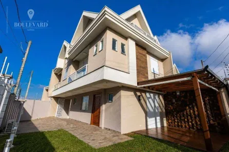 Sobrado com 3 Quartos à venda, 207m² no Xaxim, Curitiba
