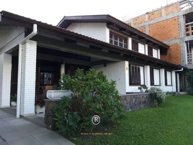 Casa com 4 Quartos à venda, 252m² no Torres, Torres