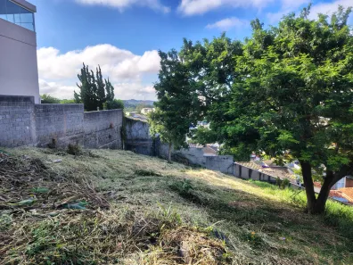 Lote/Terreno à venda, 390m² no São Pedro, Juiz de Fora
