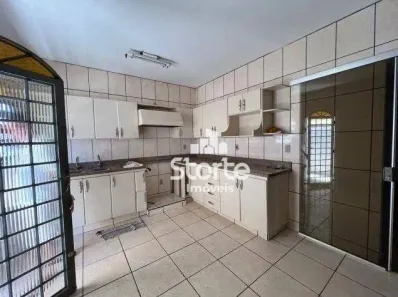 Casa com 5 Quartos à venda, 300m² no Tabajaras, Uberlândia