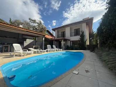 Casa de Condomínio com 3 Quartos à venda, 250m² no Cuiabá, Petrópolis