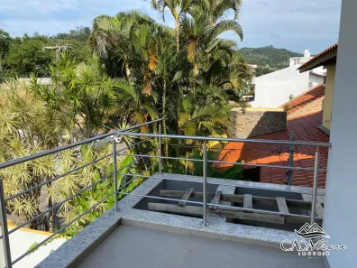Sobrado com 3 Quartos à venda, 200m² no Córrego Grande, Florianópolis