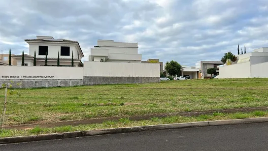 Lote/Terreno à venda, 300m² no Parque Residencial Mart Ville, Presidente Prudente