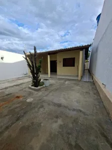 Casa com 2 Quartos para alugar, 210m² no Tiradentes, Juazeiro do Norte