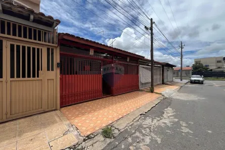 Casa com 3 Quartos à venda, 90m² no Guará I, Brasília