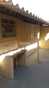 Casa de Condomínio com 2 Quartos à venda, 192m² no Segismundo Pereira, Uberlândia