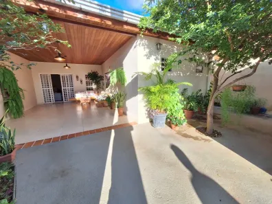 Casa com 3 Quartos à venda, 200m² no Nova Floresta, Porto Velho