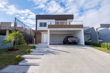Casa com 4 Quartos à venda, 258m² no Laranjal, Pelotas