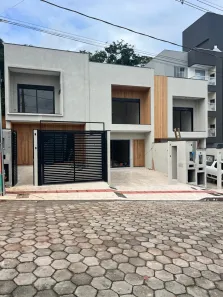 Sobrado com 3 Quartos à venda, 125m² no Areias, Camboriú