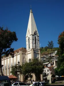 Ponto Comercial para alugar, 97m² no Várzea, Teresópolis