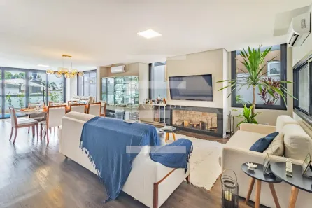 Casa de Condomínio com 3 Quartos à venda, 222m² no Centro, Gravataí