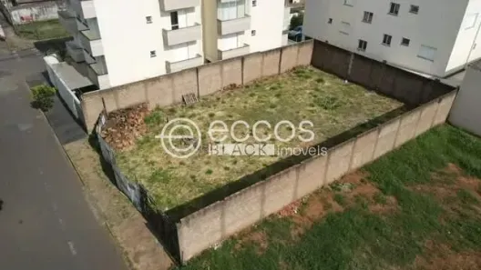 Lote/Terreno à venda, 360m² no Segismundo Pereira, Uberlândia