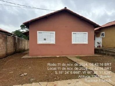 Casa com 2 Quartos à venda, 200m² no Presidente Olegário, Presidente Olegário