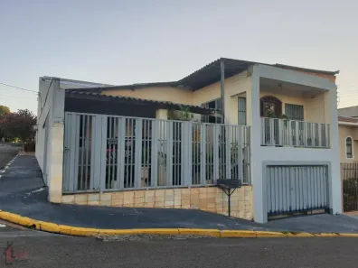 Casa com 3 Quartos à venda, 242m² no Jardim Bongiovani, Presidente Prudente