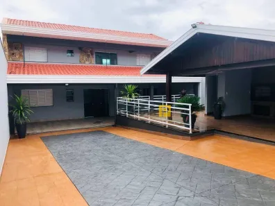 Casa com 3 Quartos à venda, 220m² no Jardim Guanabara, Americana