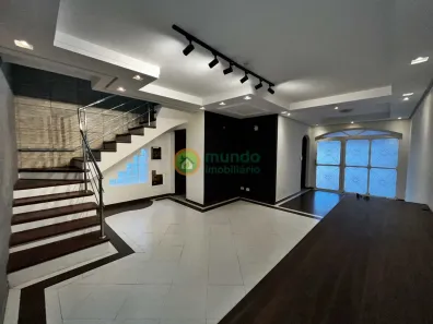 Sobrado com 4 Quartos à venda, 227m² no Centro, Taubaté