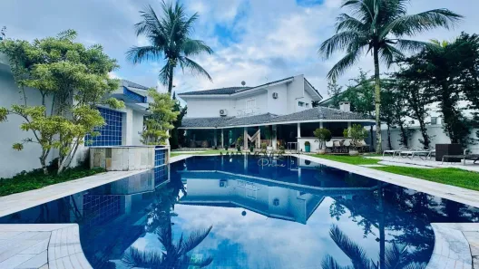 Casa de Condomínio com 5 Quartos para alugar, 600m² no Jardim Acapulco, Guarujá