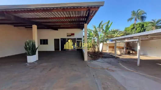 Fazenda/Sítio com 3 Quartos à venda, 1042m² no Morada dos Pássaros, Uberlândia