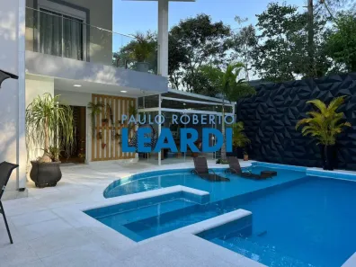 Casa de Condomínio com 3 Quartos à venda, 390m² no Jardim Imperial, Arujá