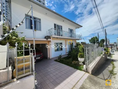 Casa com 5 Quartos à venda, 370m² no Barreiros, São José