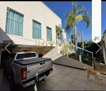 Casa com 4 Quartos à venda, 236m² no Jardim Inconfidência, Uberlândia