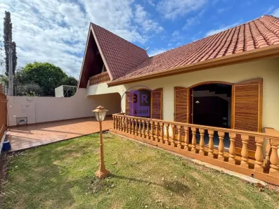 Sobrado com 5 Quartos para alugar, 431m² no Jardim Montreal, Londrina