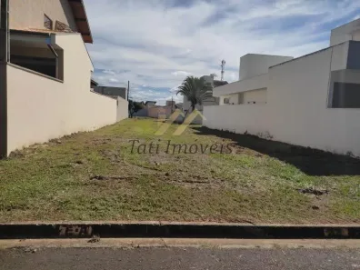 Lote/Terreno à venda, 250m² no Residencial Samambaia, São Carlos