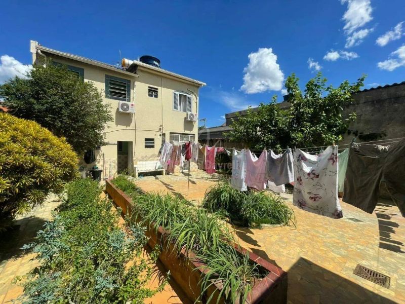 Casa com 4 quartos — Sagrada Família, Belo Horizonte