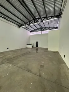 Galpão/Depósito/Armazém à venda, 230m² no Jardim Holanda, Uberlândia