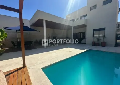 Casa de Condomínio com 3 Quartos à venda, 182m² no Jardins Berlim, Senador Canedo