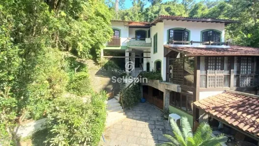 Casa com 5 Quartos para alugar, 540m² no Vila Progresso, Niterói