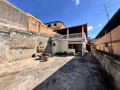 Casa com 3 Quartos à venda, 360m² no Centro, Contagem