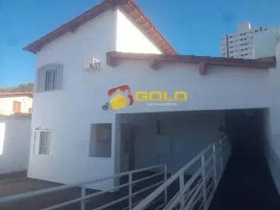 Imóvel Comercial com 3 Quartos para alugar, 225m² no Cazeca, Uberlândia