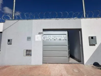 Casa com 2 Quartos à venda, 100m² no Loteamento Vila Aliança, Montes Claros