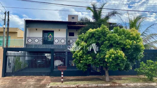 Casa com 5 Quartos à venda, 251m² no Parque Residencial Alcântara, Londrina