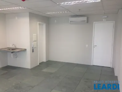 Sala Comercial à venda, 37m² no Barra Funda, São Paulo