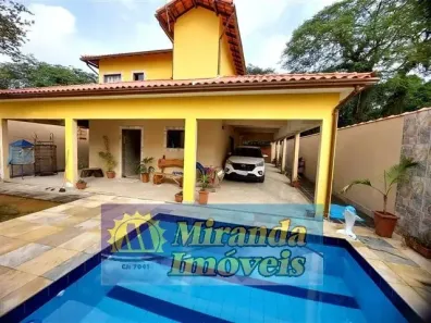 Casa com 3 Quartos à venda, 240m² no Centro, Guapimirim