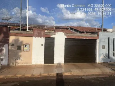 Casa com 3 Quartos à venda, 176m² no JARDIM DOS IPÊS, Monte Carmelo