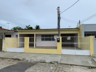 Casa com 5 Quartos para alugar, 180m² no Pinheiro, Maceió