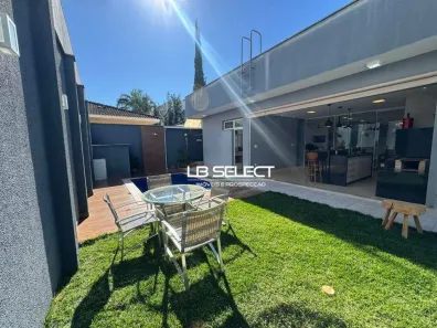 Casa de Condomínio com 3 Quartos à venda, 200m² no Laranjeiras, Uberlândia