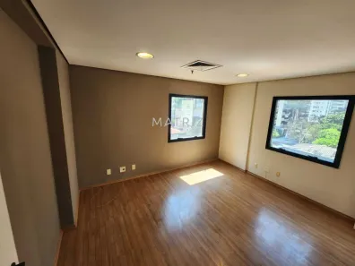 Sala Comercial para alugar, 30m² no Indianópolis, São Paulo