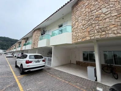 Casa com 4 Quartos para alugar, 132m² no Canto do Forte, Praia Grande