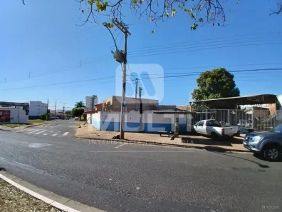 Lote/Terreno com 1 Quarto à venda, 902m² no Tubalina, Uberlândia