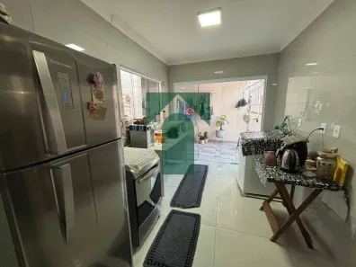 Casa com 3 Quartos à venda, 200m² no Vila Humaitá, Santo André