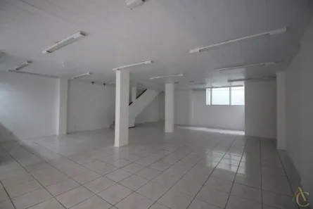Ponto Comercial para alugar, 243m² no Centro, Florianópolis
