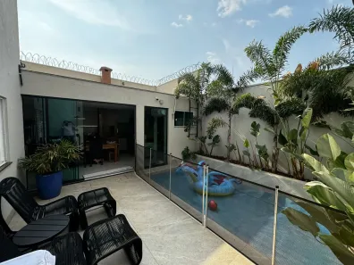 Casa com 5 Quartos à venda, 249m² no Alto Umuarama, Uberlândia