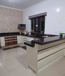 Casa com 3 Quartos à venda, 180m² no Buritis, Pouso Alegre