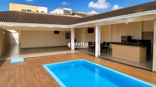 Casa com 3 Quartos à venda, 199m² no Segismundo Pereira, Uberlândia